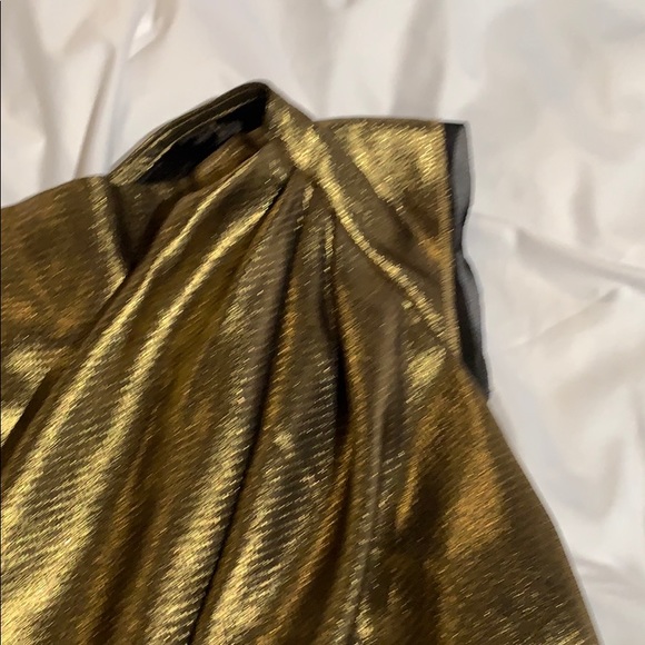 Short sleeve blouse never worn - Picture 2 of 3